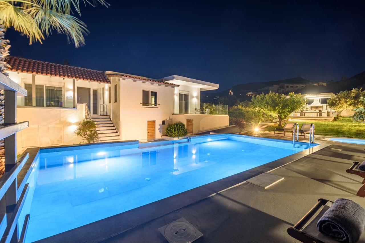 Queen'S Gem Luxury Villa - Heated Jacuzzi & Pool Херсонісос Екстер'єр фото