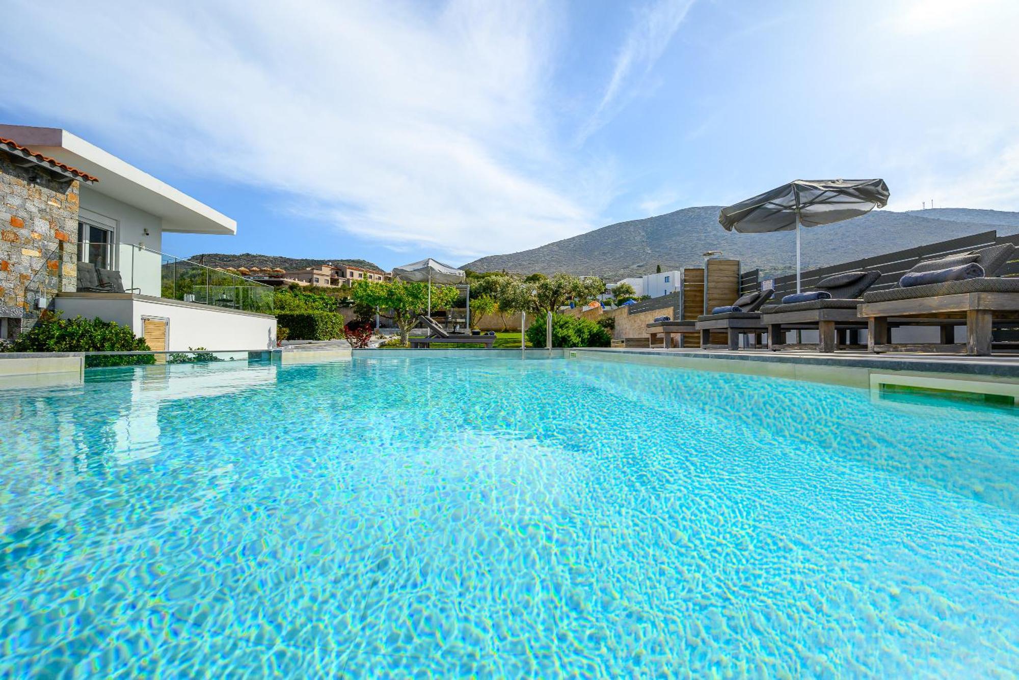 Queen'S Gem Luxury Villa - Heated Jacuzzi & Pool Херсонісос Екстер'єр фото