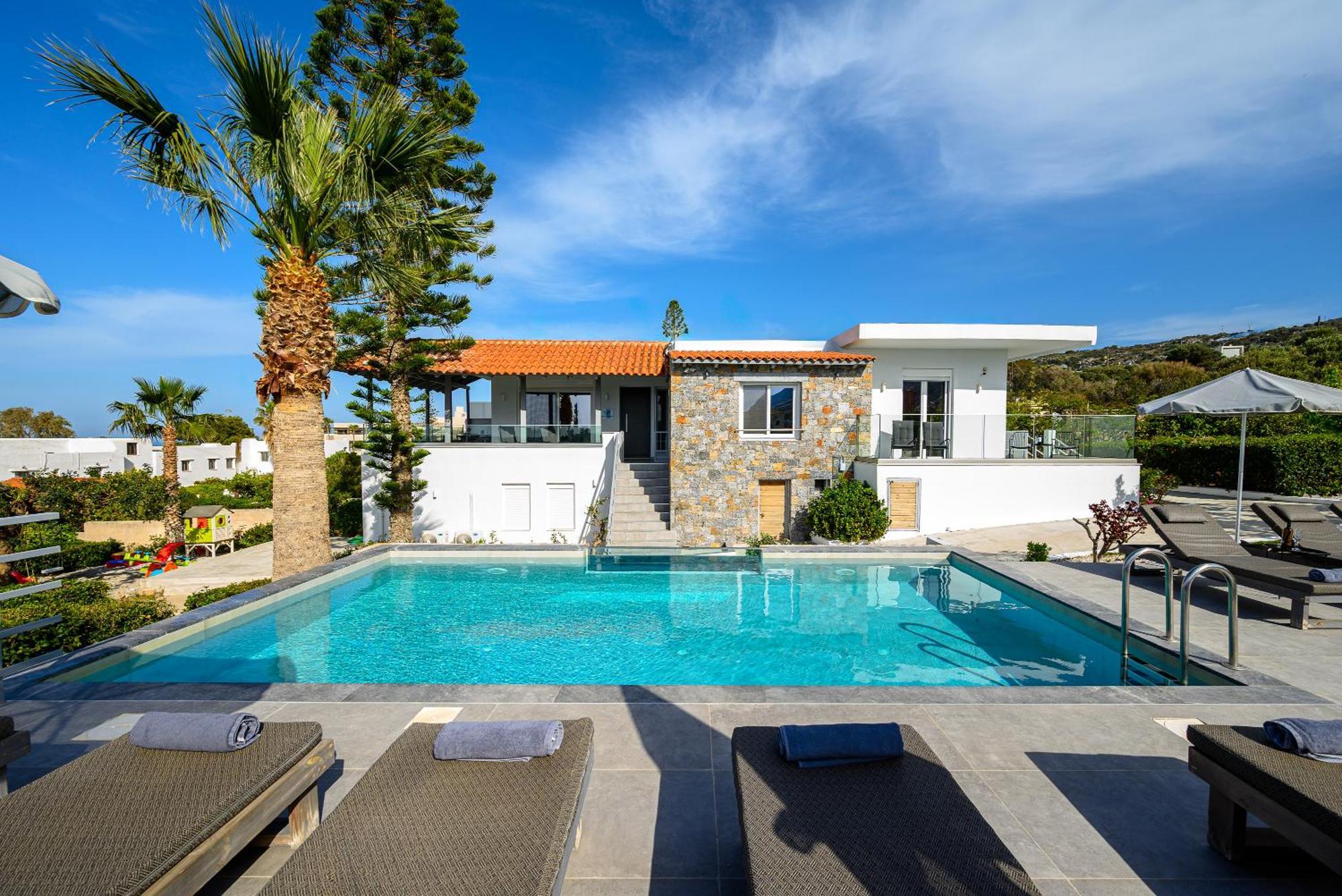 Queen'S Gem Luxury Villa - Heated Jacuzzi & Pool Херсонісос Екстер'єр фото