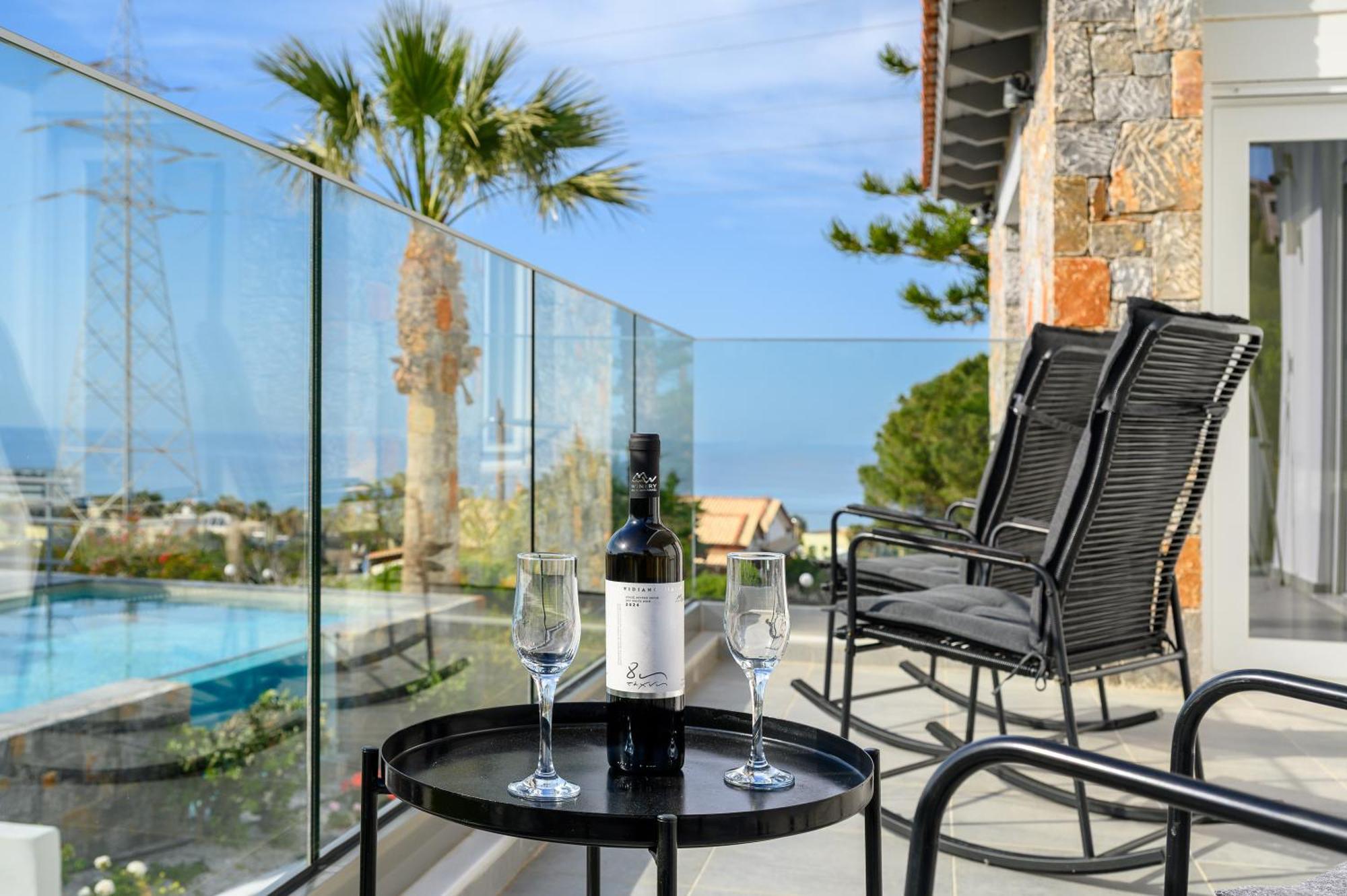 Queen'S Gem Luxury Villa - Heated Jacuzzi & Pool Херсонісос Екстер'єр фото