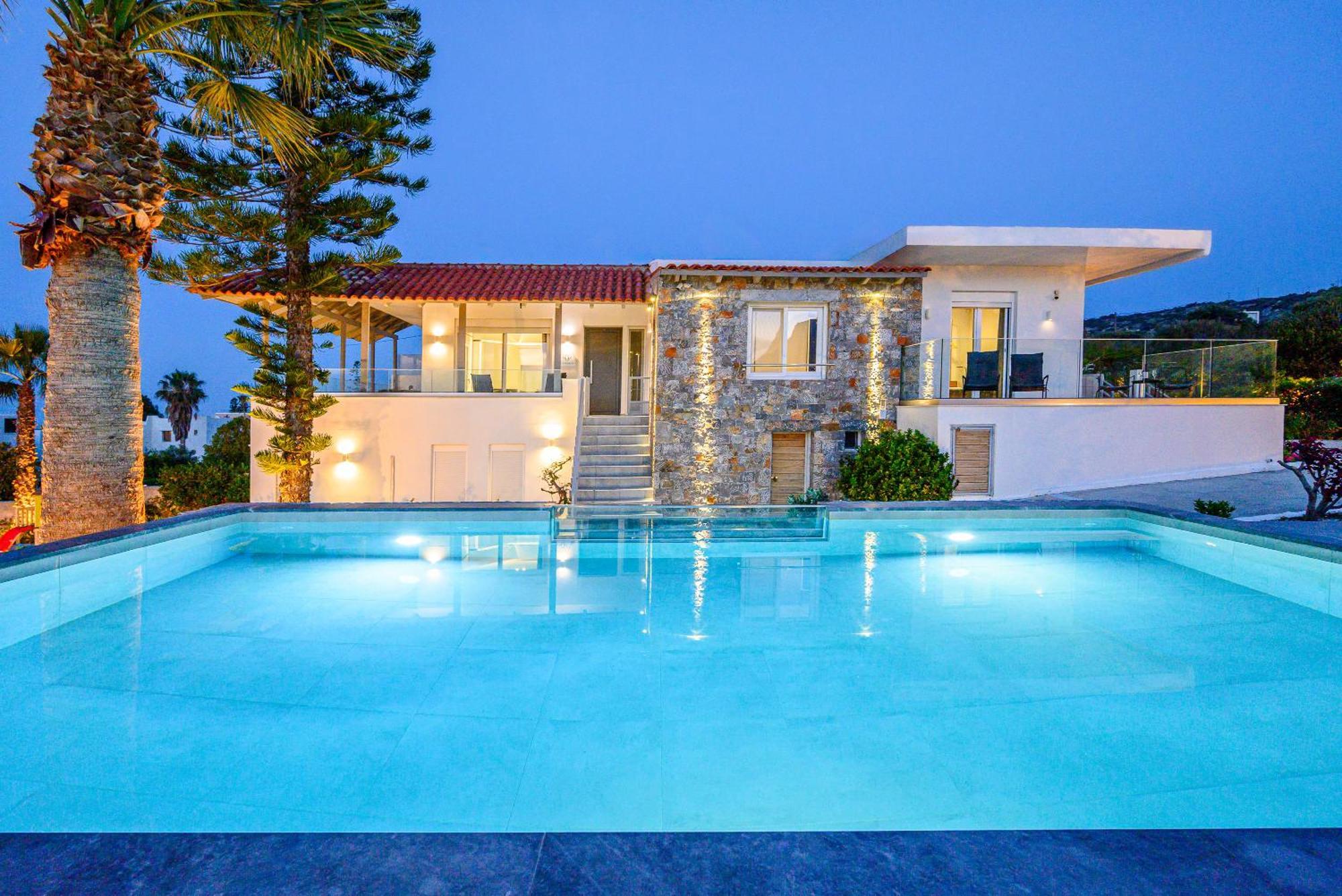 Queen'S Gem Luxury Villa - Heated Jacuzzi & Pool Херсонісос Екстер'єр фото